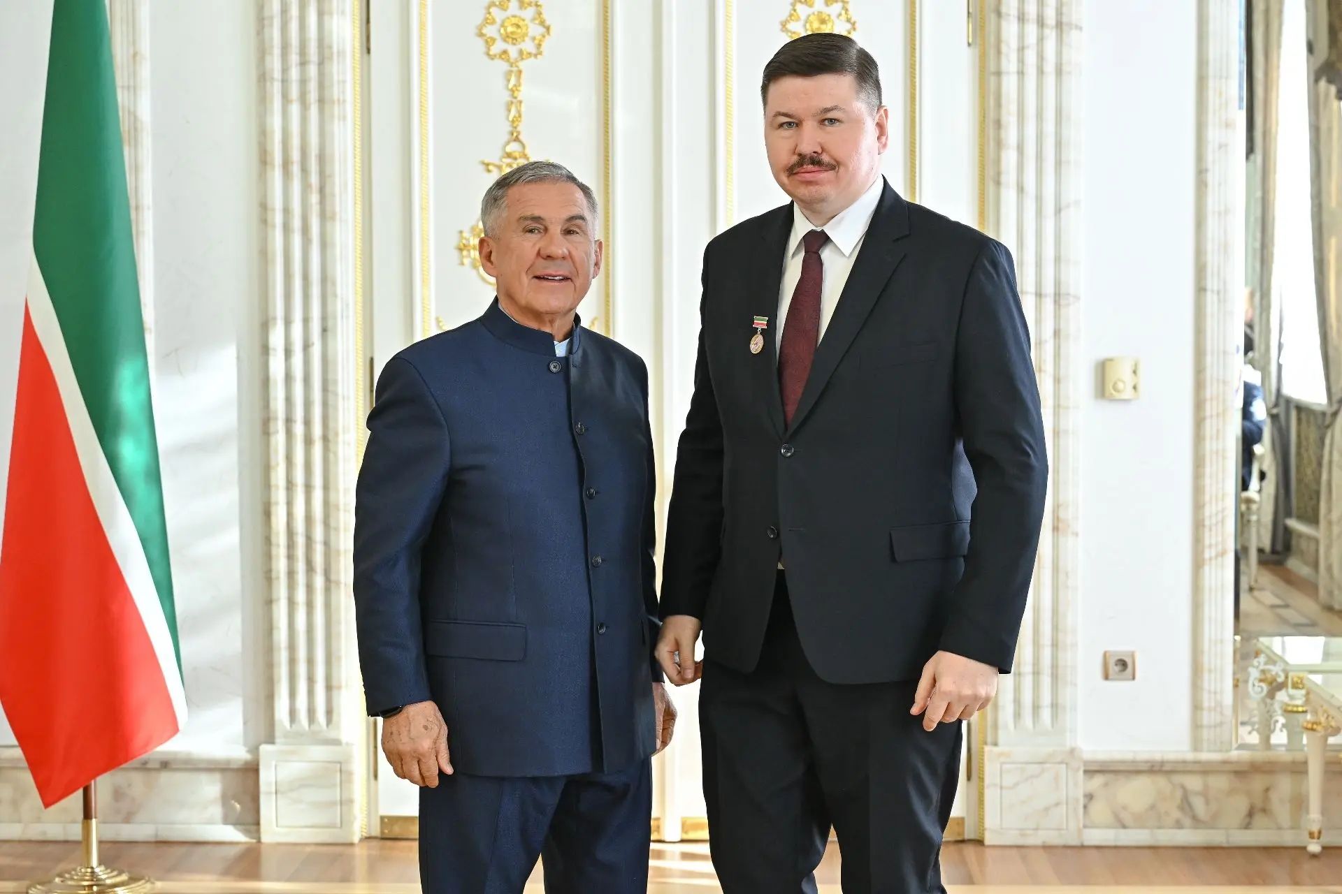 Раис Татарстана Рустам Минниханов и Заслуженный деятель науки Республики Татарстан, д.м.н., директор Института нейронаук, заведующий кафедрой нормальной физиологии КГМУ Марат Мухамедьяров