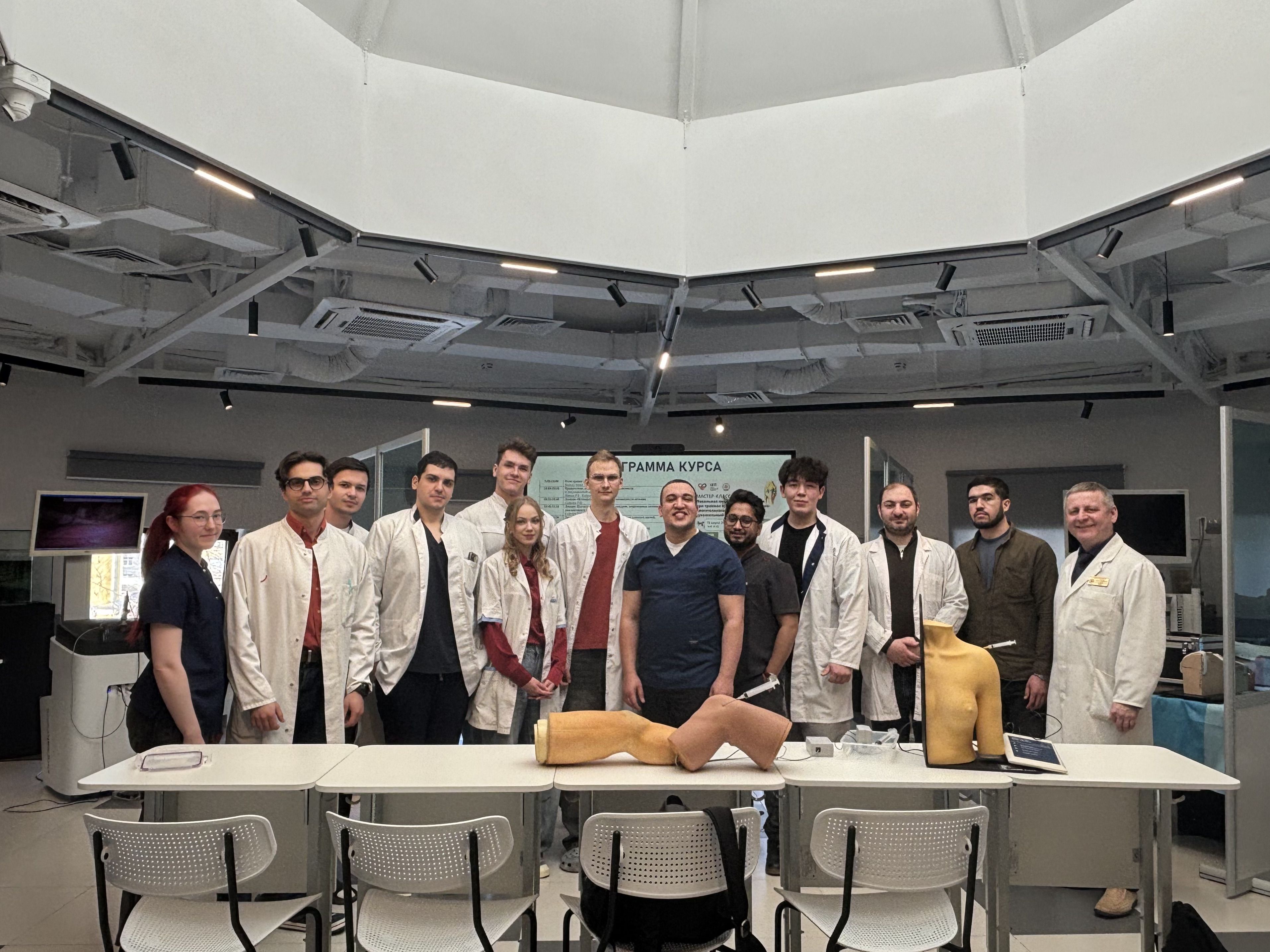 [[date: 19 марта 2026]][[desc: в Кадаверном центре состоялся мастер-класс для ординаторов кафедры травматологии, ортопедии и хирургии экстремальных состояний и студентов.]]